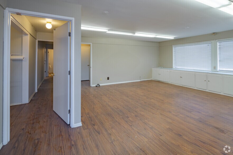 More Photos Of 923 S Prairie Ave, Inglewood Warehouse For Lease