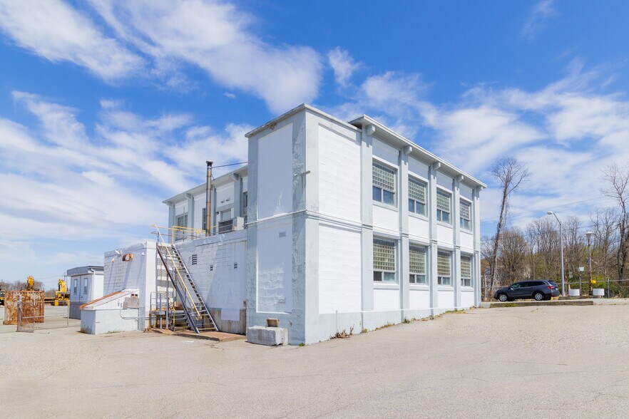 More Photos Of 1 New St, Fall River Land For Lease