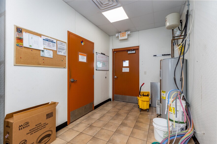 More Photos Of 237 Commercial St, Marseilles Fast Food For Sale