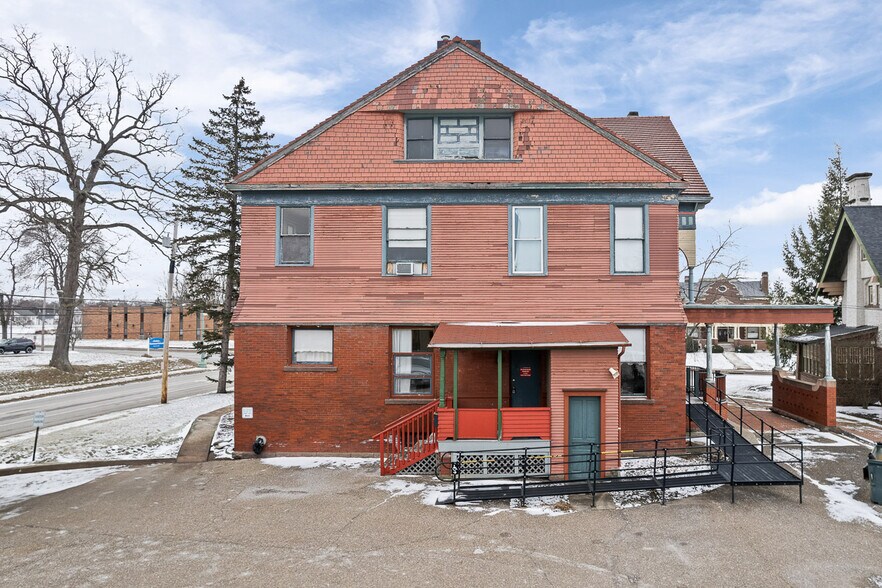 More Photos Of 1435 Market Ave N, Canton Office Residential For Sale