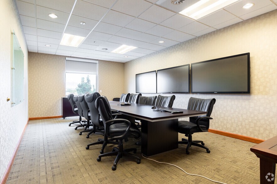 More Photos Of 950 N 2200 W, Salt Lake City Office For Sale