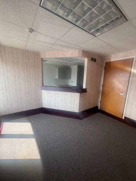 More Photos Of 480-496 White Spruce Blvd, Rochester Medical For Sale