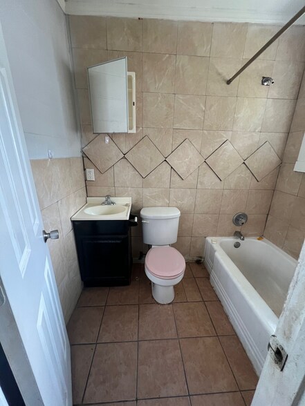 More Photos Of 1763 Old Canal St, Mobile Apartments For Sale