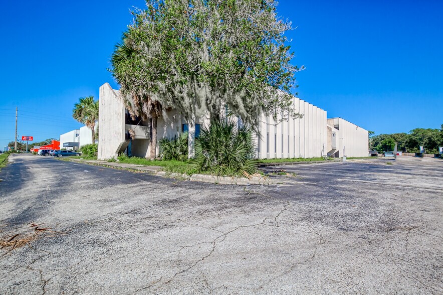 More Photos Of 6501 Arlington Expy, Jacksonville Office Residential For Lease