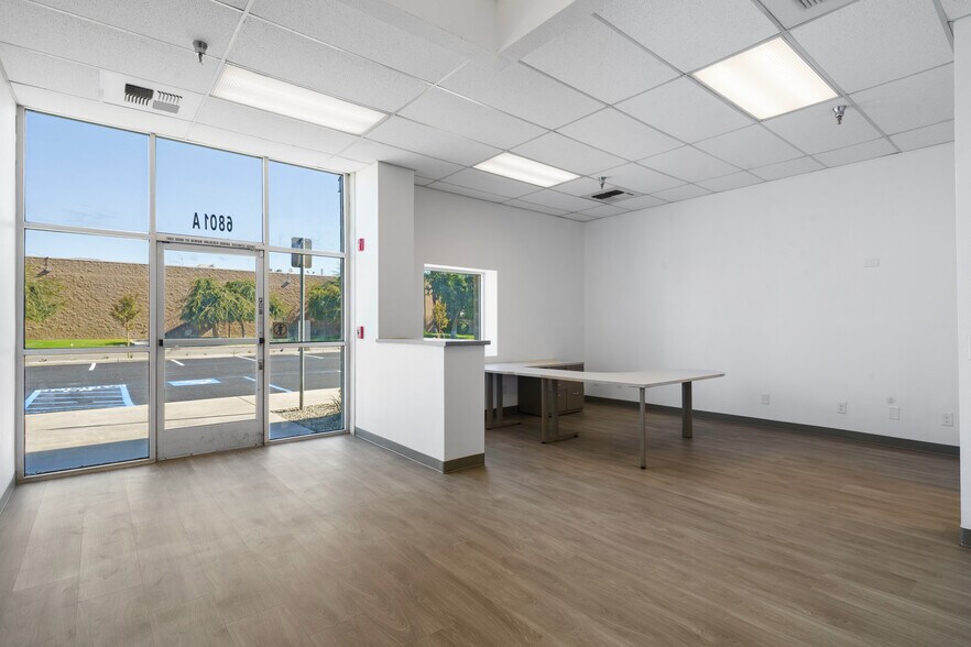 More Photos Of 6801 McDivitt Dr, Bakersfield Warehouse For Lease