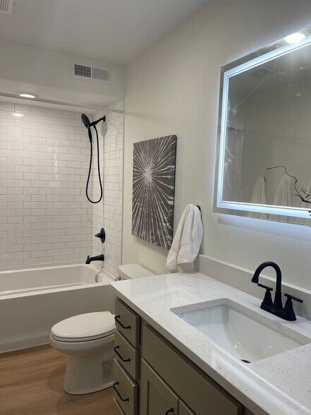 More Photos Of 814 6th St SE, Minneapolis Apartments For Sale