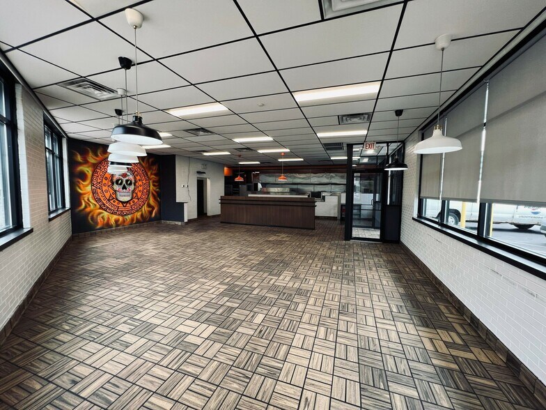 More Photos Of 5215 N Milwaukee Ave, Chicago General Retail For Sale