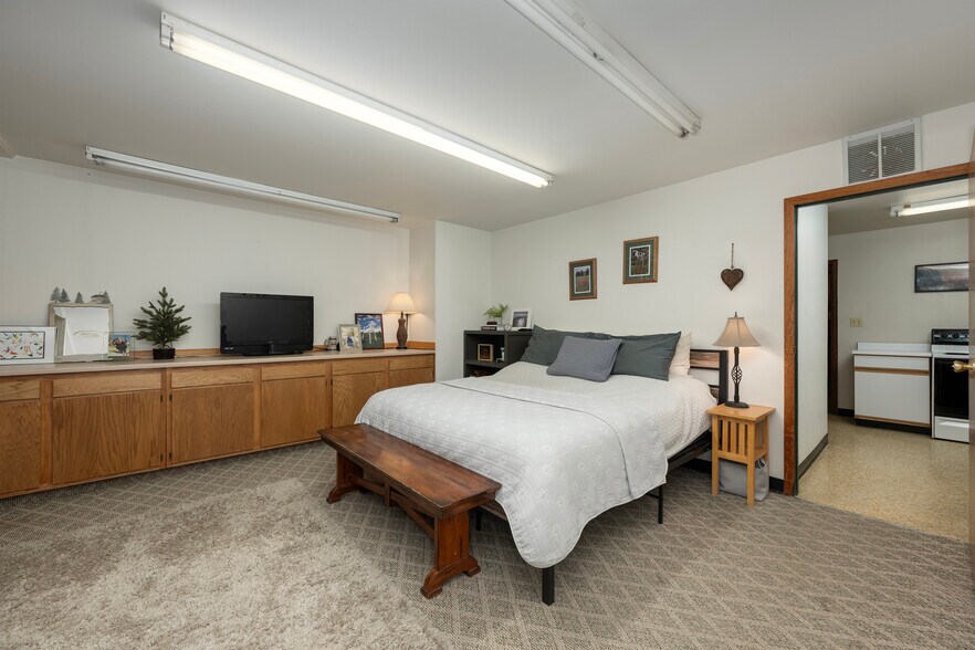 More Photos Of 312 4th Street St, Kremmling Light Manufacturing For Sale