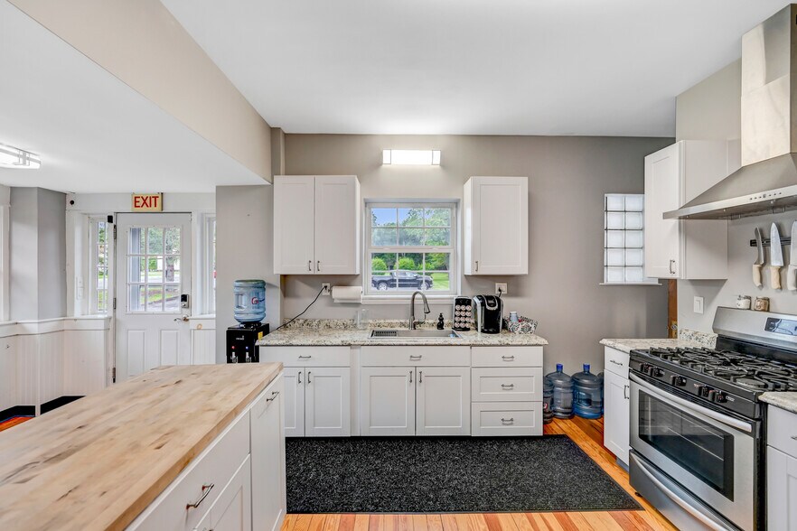 More Photos Of 149 Bond Ln, Brodheadsville Office Residential For Sale