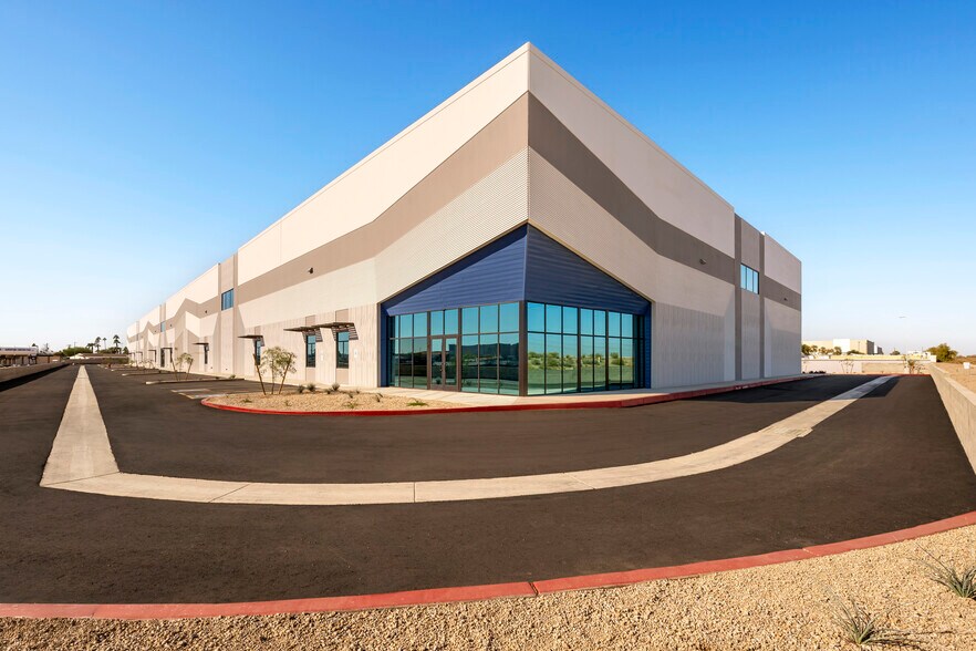 More Photos Of 725 N Eliseo C. Felix Jr Way, Avondale Warehouse For Lease