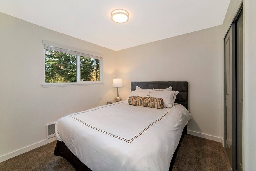 More Photos Of 30323-30331 15th Ct S, Federal Way Apartments For Sale