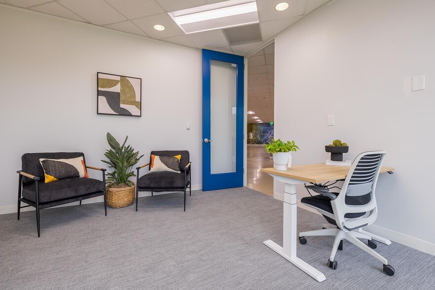More Photos Of 5000 Plaza On The Lake Dr, Austin Coworking Space