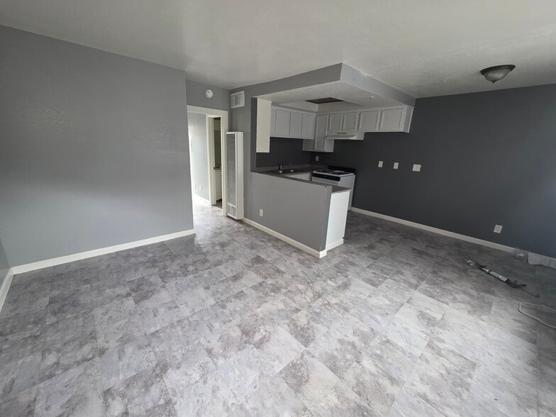 More Photos Of 420-422 S Birch St, Santa Ana Apartments For Sale