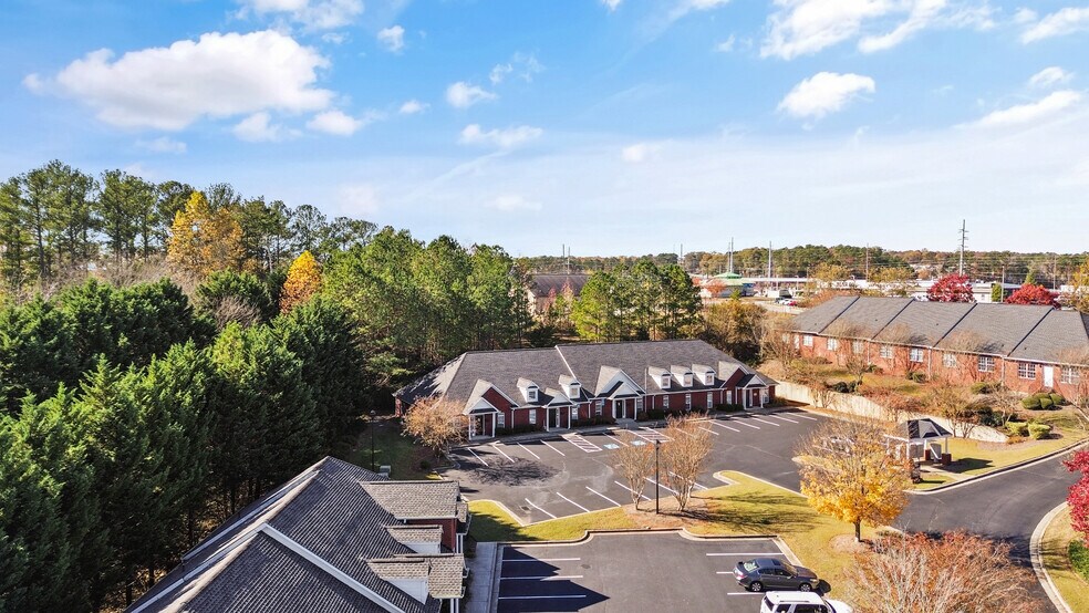 More Photos Of 110 Evans Mill Dr, Dallas Business Park For Sale