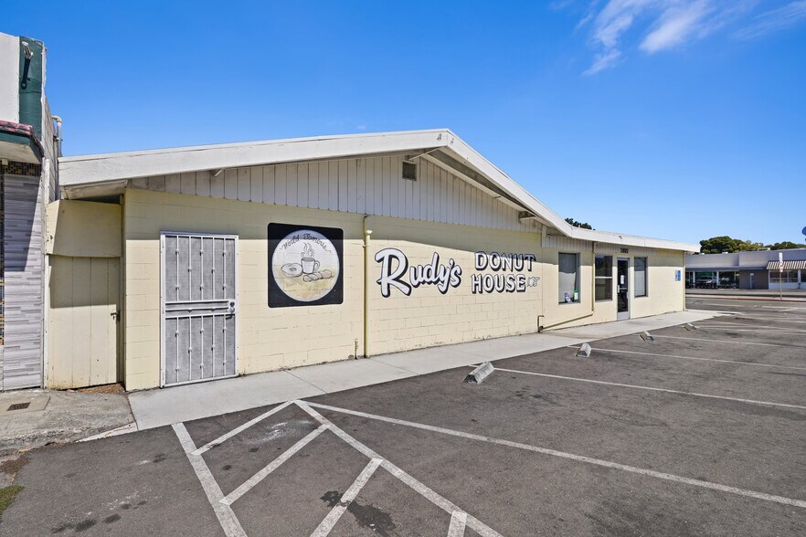 More Photos Of 3692 Castro Valley Blvd, Castro Valley Restaurant For Sale