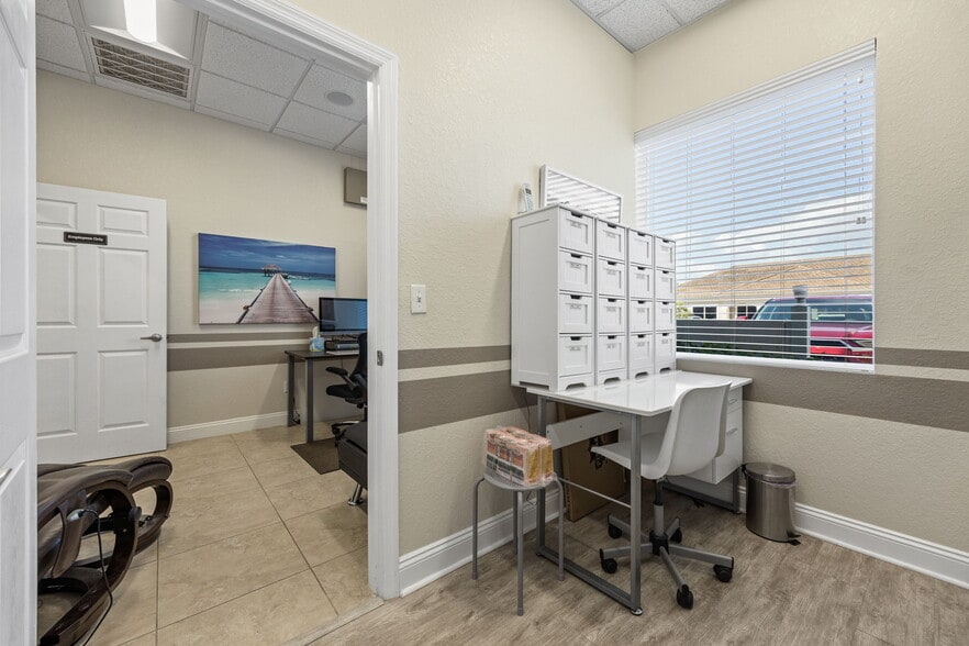 More Photos Of 4966-4968 Royal Gulf Cir, Fort Myers Medical For Sale
