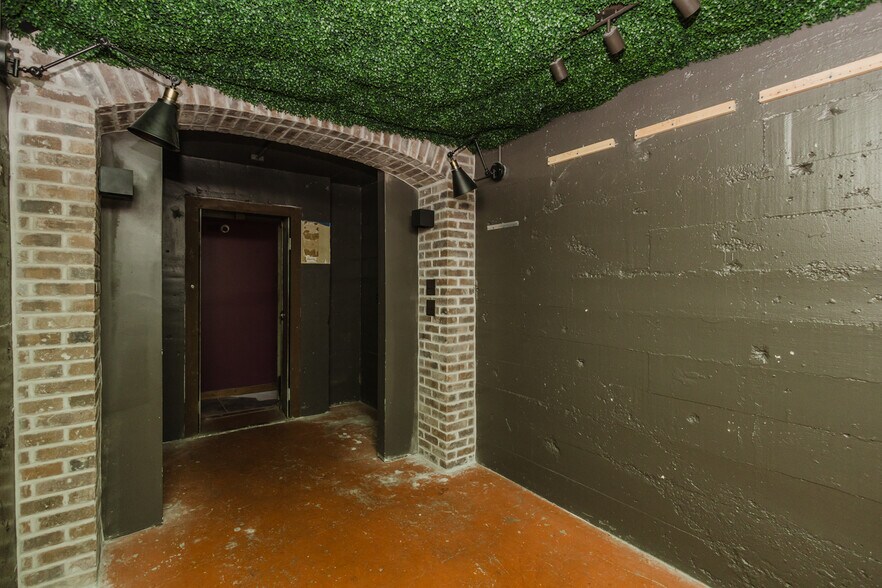 More Photos Of 1001 W Douglas Ave, Wichita Storefront For Sale