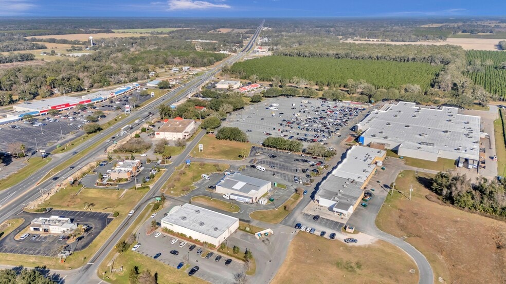 More Photos Of 2197 NW 11th Dr, Chiefland Storefront For Lease