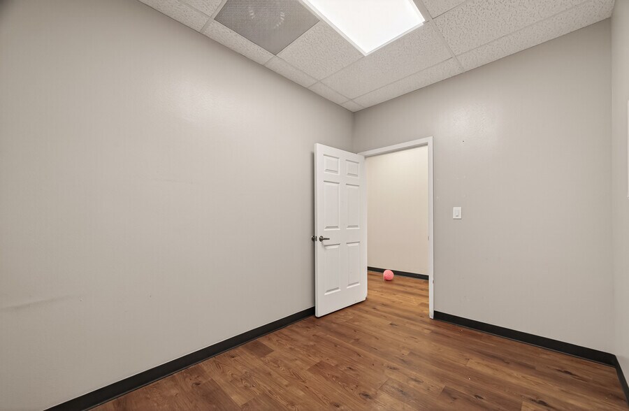More Photos Of 2223 Dorrington St, Houston Medical For Lease