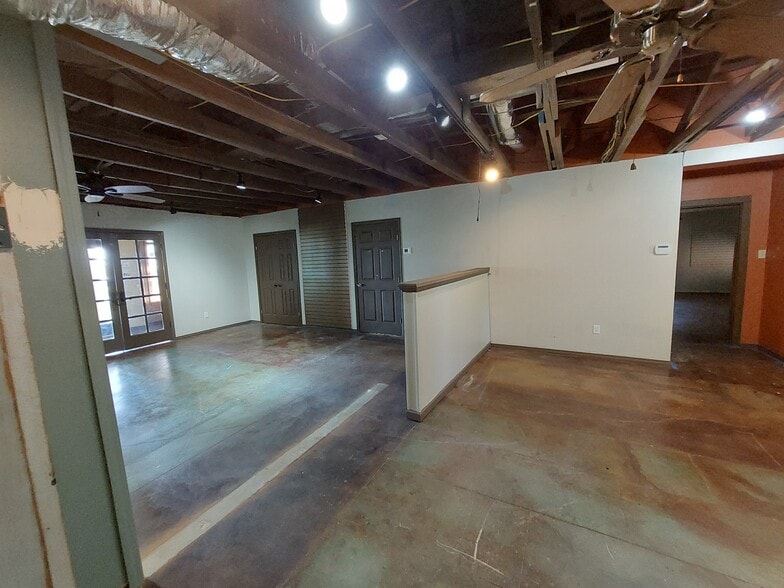 More Photos Of 15210 Northwest Blvd, Corpus Christi Office Residential For Sale