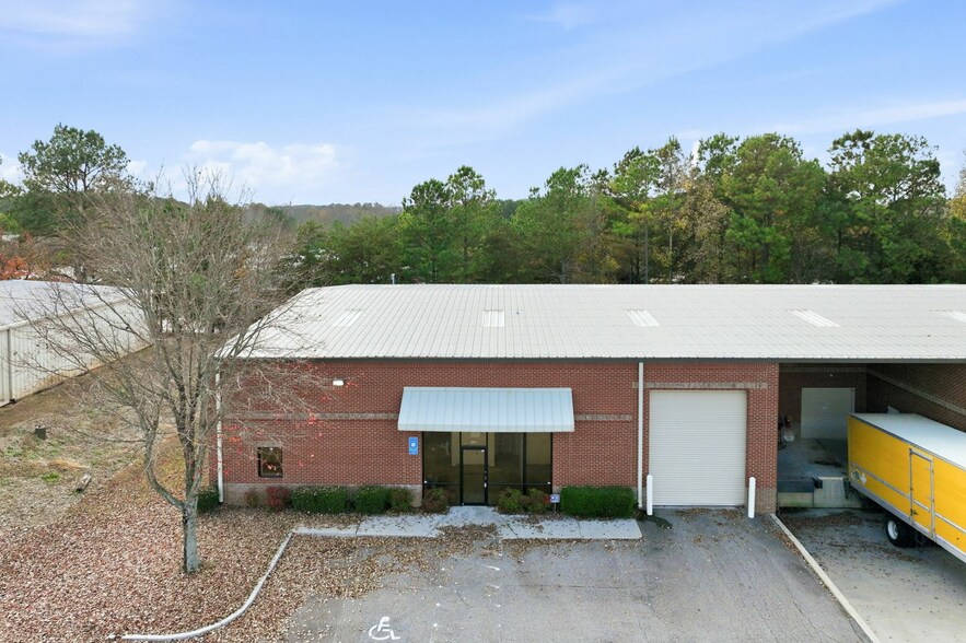More Photos Of 2417 Hilton Way, Gainesville Warehouse For Lease