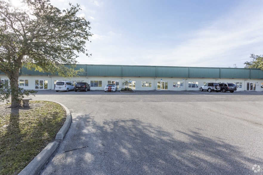 More Photos Of 1550-1582 Global Ct, Sarasota Light Manufacturing For Sale