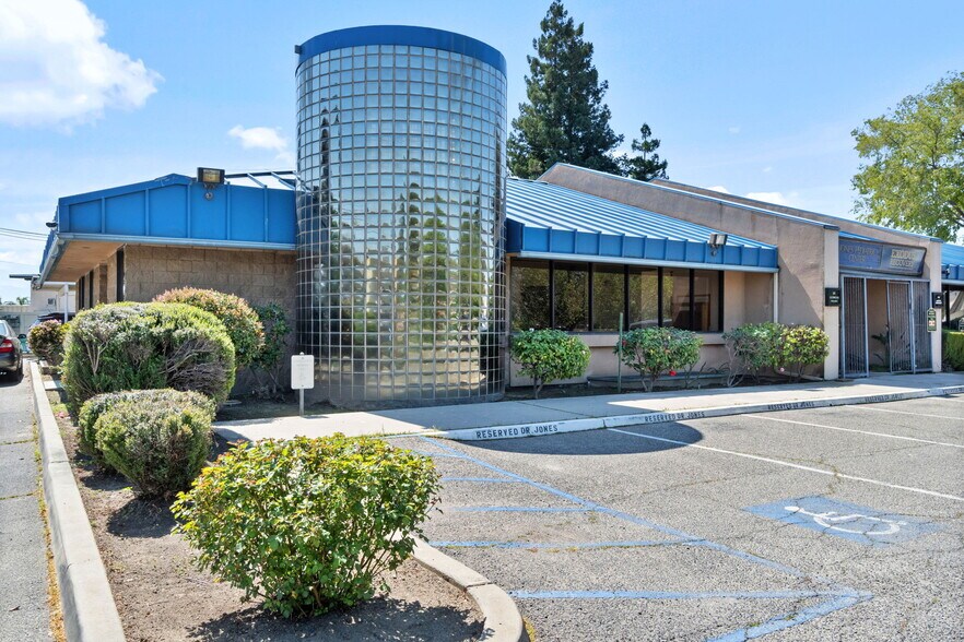 More Photos Of 3520 E Shields Ave, Fresno Medical For Sale