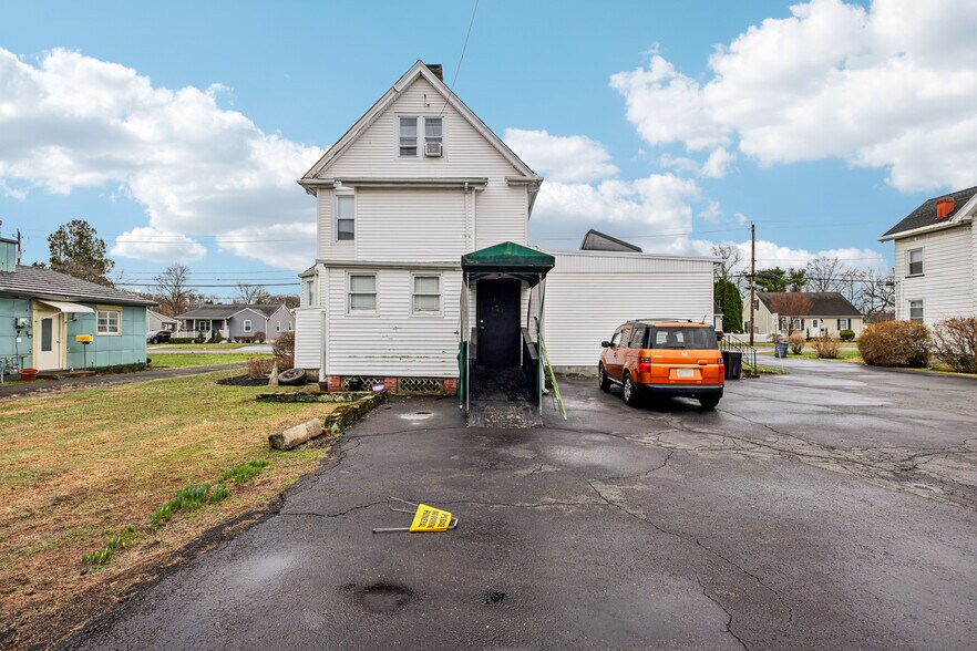 More Photos Of 43 E Main St, Stony Point Specialty For Sale