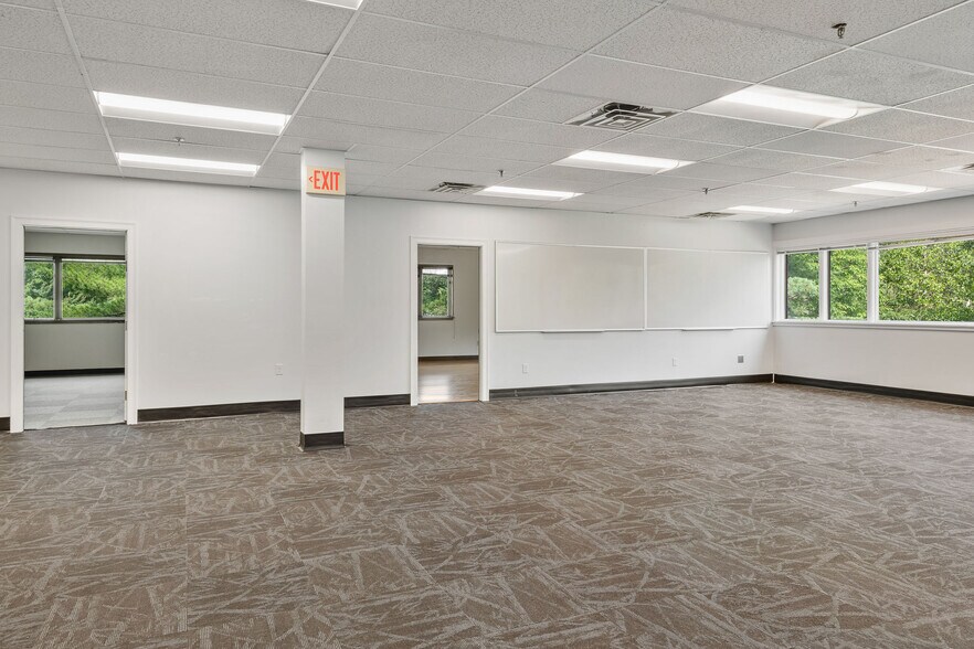 More Photos Of 28 Pond View Dr, Scarborough Manufacturing For Lease