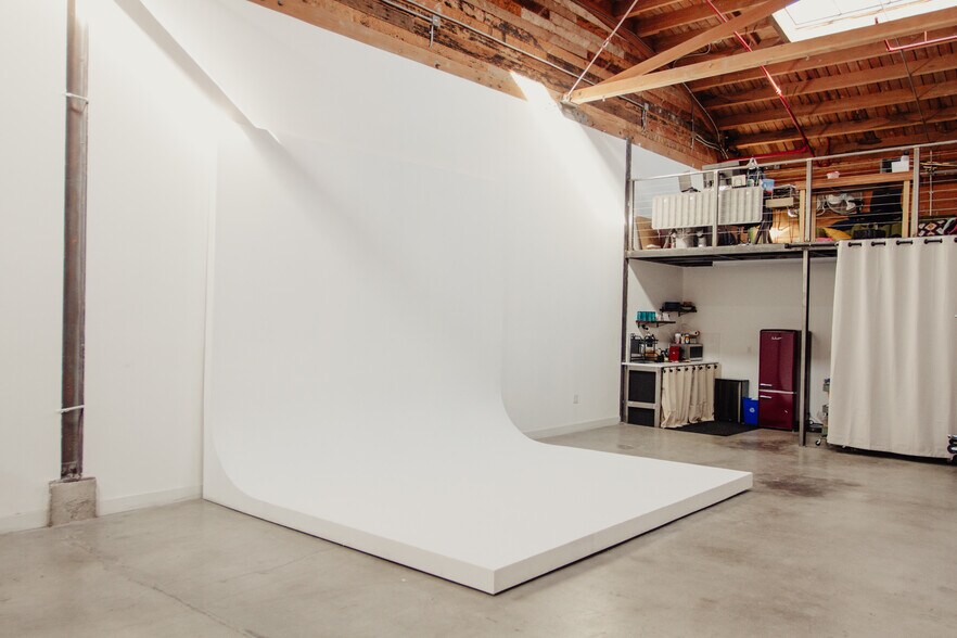 Primary Photo Of 3364-3386 E Olympic Blvd, Los Angeles Warehouse For Lease