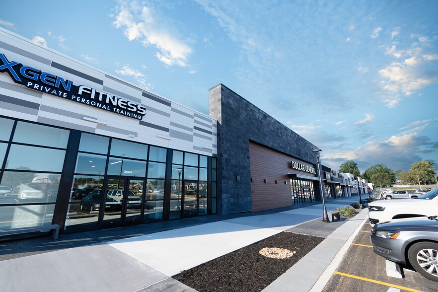 More Photos Of 2900 E Sunshine St, Springfield Unknown For Lease