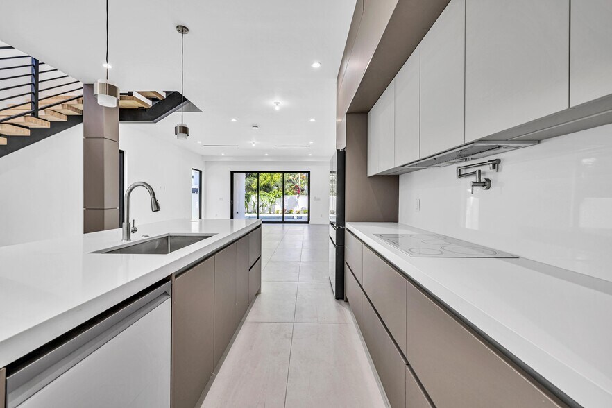 More Photos Of 1233 NE 12th Ave, Fort Lauderdale Apartments For Sale