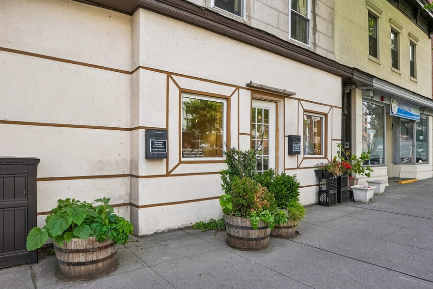 More Photos Of 271 Newark Ave, Jersey City Storefront Retail Residential For Sale
