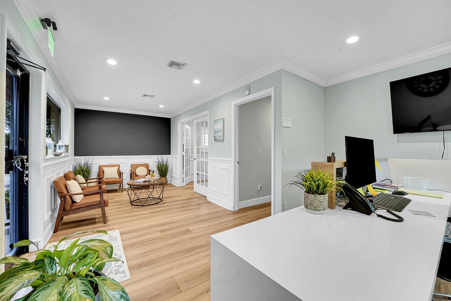 More Photos Of 101 SE Martin Luther King Jr Blvd, Stuart Office For Sale