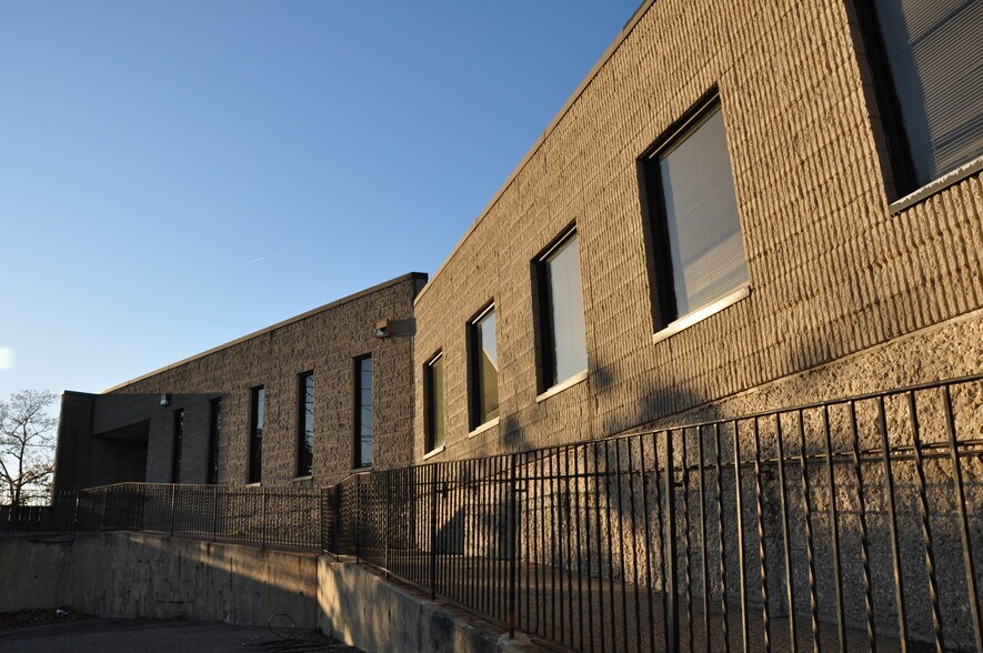 More Photos Of 1 Barry Pl, Stamford Light Manufacturing For Lease