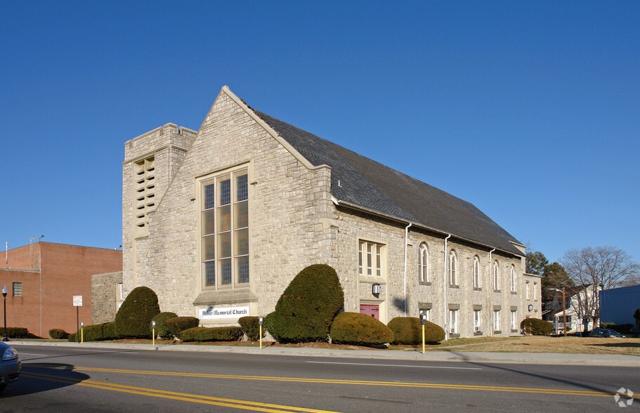 More Photos Of 5701 York Rd, Baltimore Religious Facility For Sale