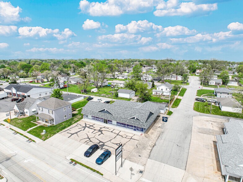 More Photos Of 581 E Cherry St, Troy Freestanding For Sale