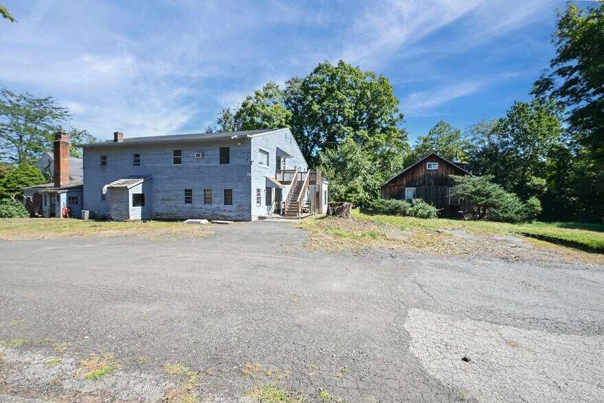 More Photos Of 329 Kent Rd, New Milford Apartments For Sale