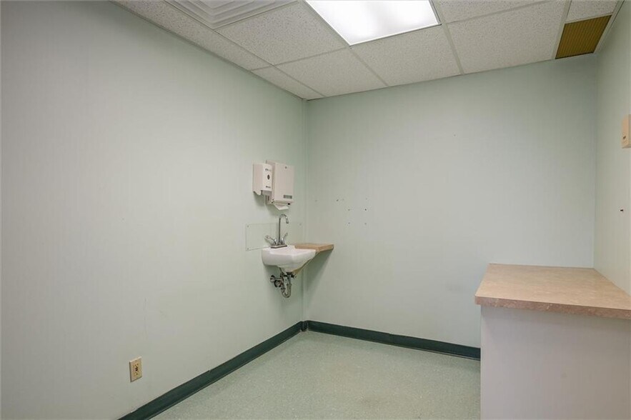 More Photos Of 1630 Empire Blvd, Webster Medical For Sale