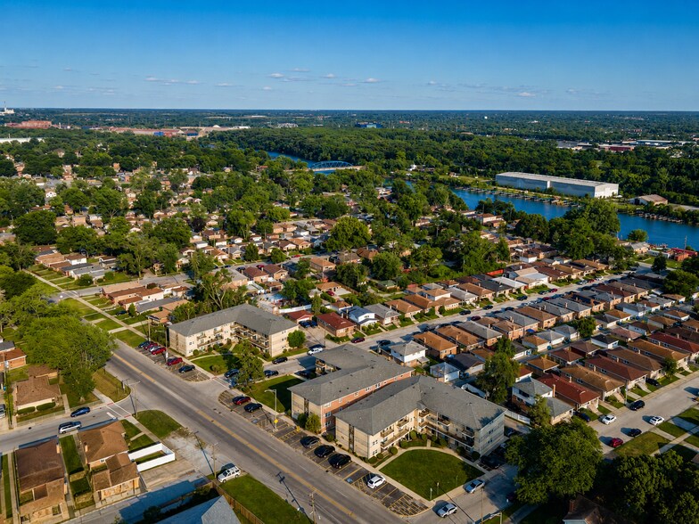 More Photos Of 1025-1049 W Vermont St, Calumet Park Apartments For Sale