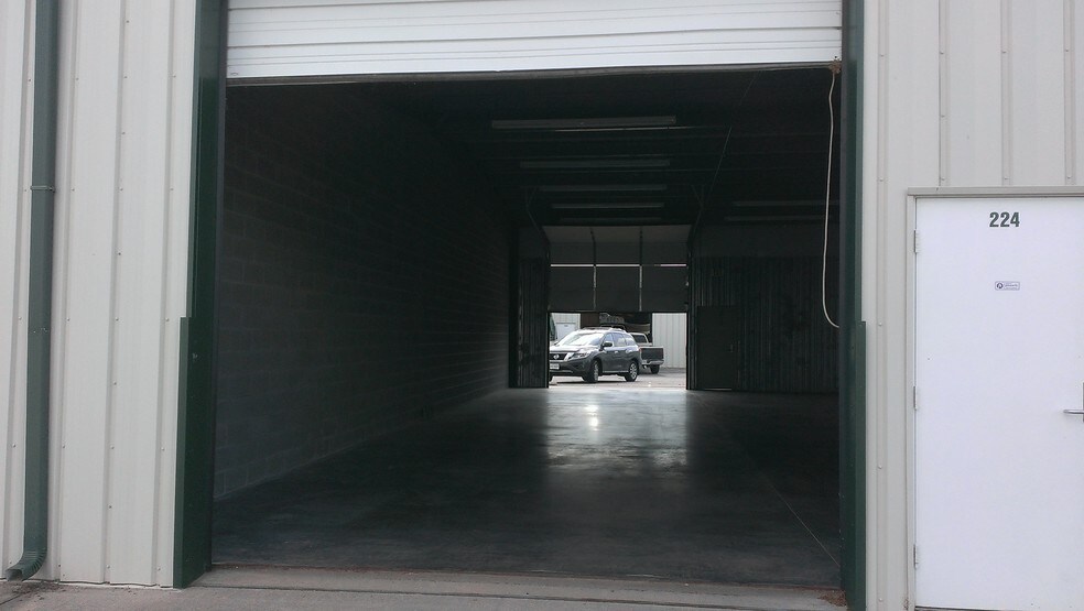 More Photos Of 1445-1449 London Bridge Rd, Virginia Beach Self Storage For Lease