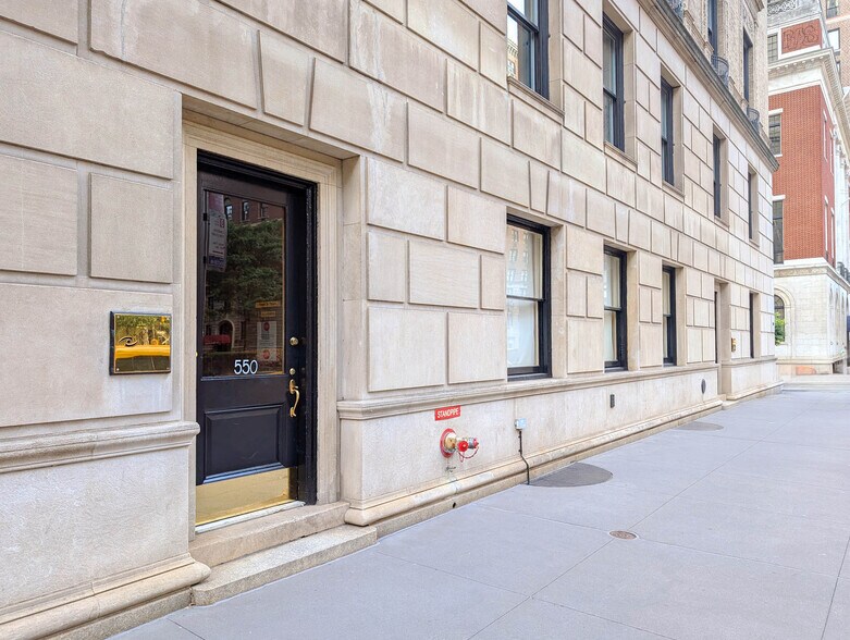 More Photos Of 550 Park Ave, New York Apartments For Sale