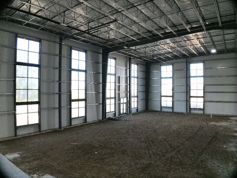 More Photos Of 5910 N Dylan Dr, South Bend Distribution For Lease