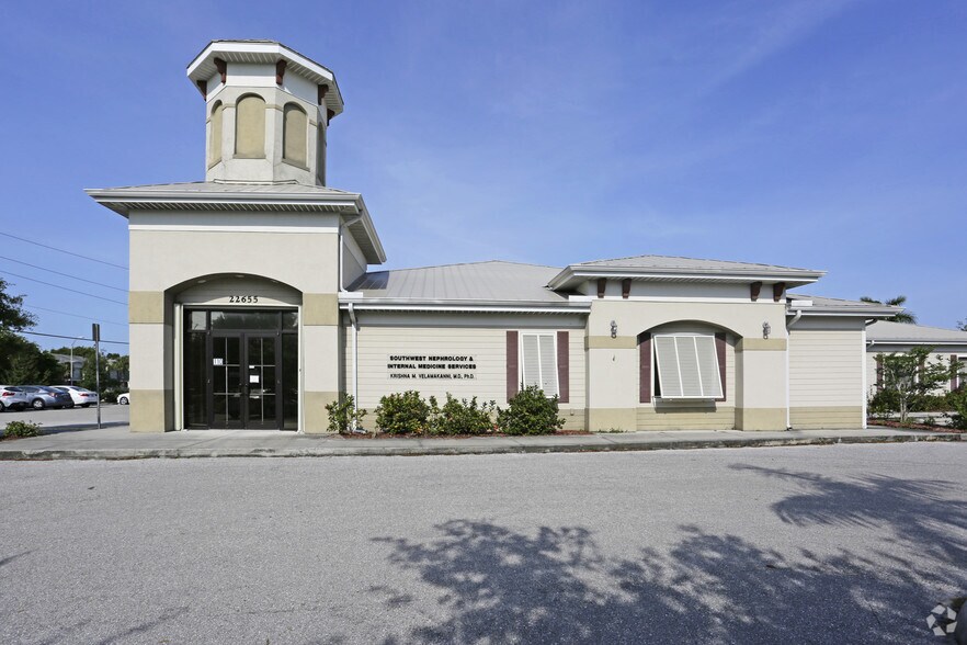 More Photos Of 22655 Bayshore Rd, Port Charlotte Office For Sale