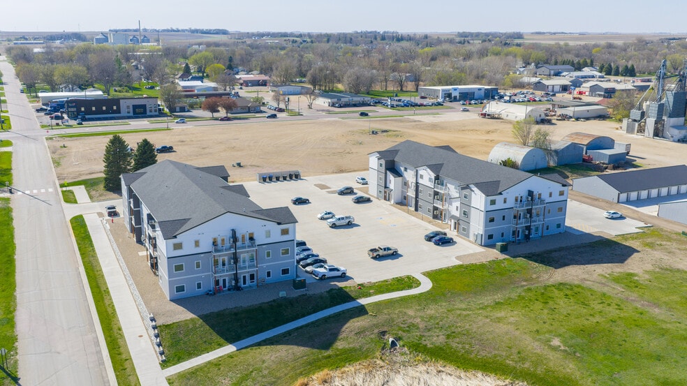 More Photos Of 120 & 124 W Hatting St, Luverne Apartments For Sale