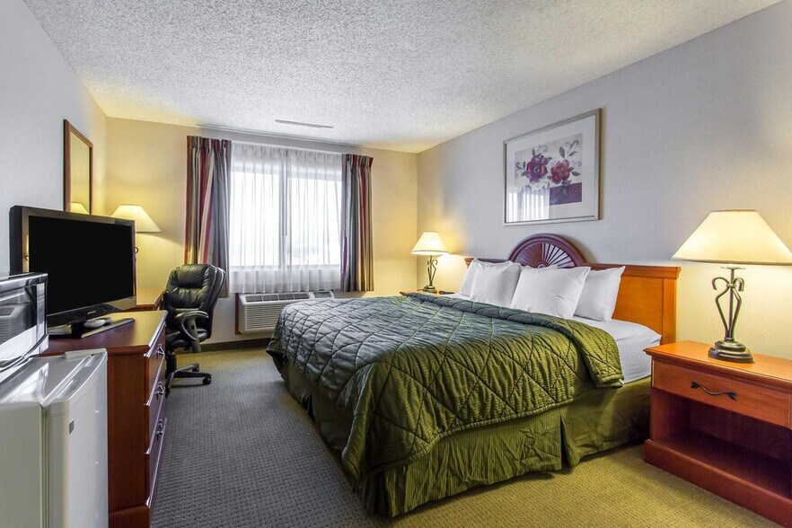 More Photos Of 180 Gunnison River Dr, Delta Hotel For Sale