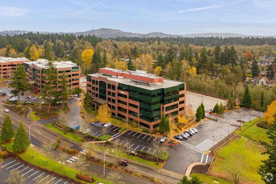 More Photos Of 5500 Meadows Rd, Lake Oswego Office For Lease