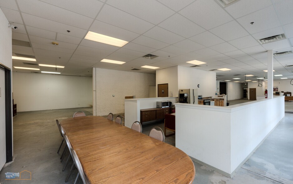 More Photos Of 1243 S Sherman Dr, Longmont Warehouse For Lease