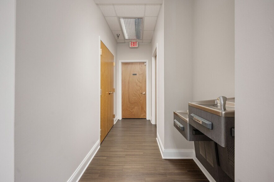 More Photos Of 415-417 Wolfe St, Fredericksburg Medical For Lease