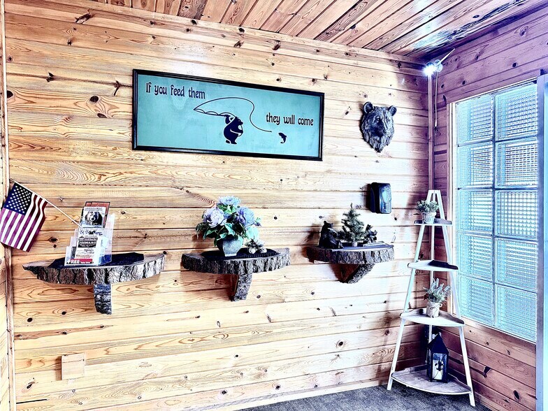 More Photos Of 1665 Whisper Ridge Rd, Ashton Hotel For Sale